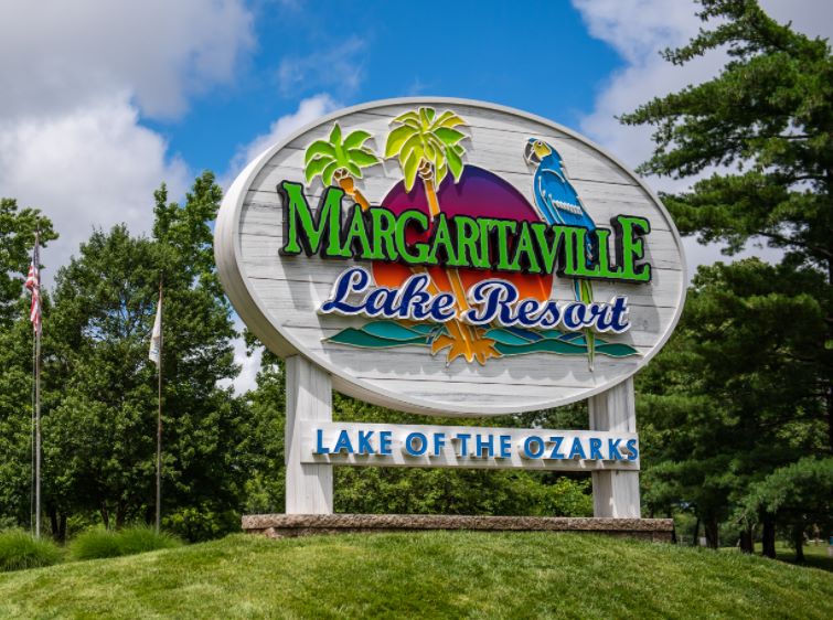 Do I have to be a guest of Margaritaville to use the recreational facilities and restaurants?